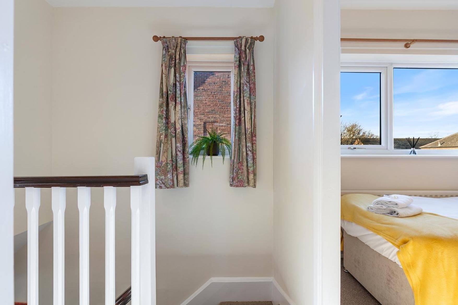 Pass The Keys Central Townhouse With Free Parking Йорк Экстерьер фото